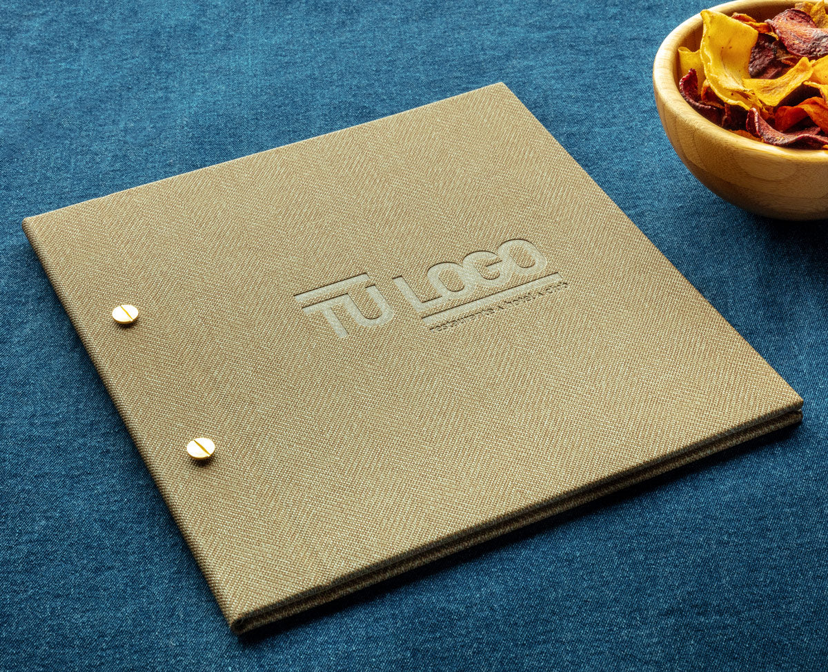 cartas premium para hosteleria personalizadas golpe seco gofrado