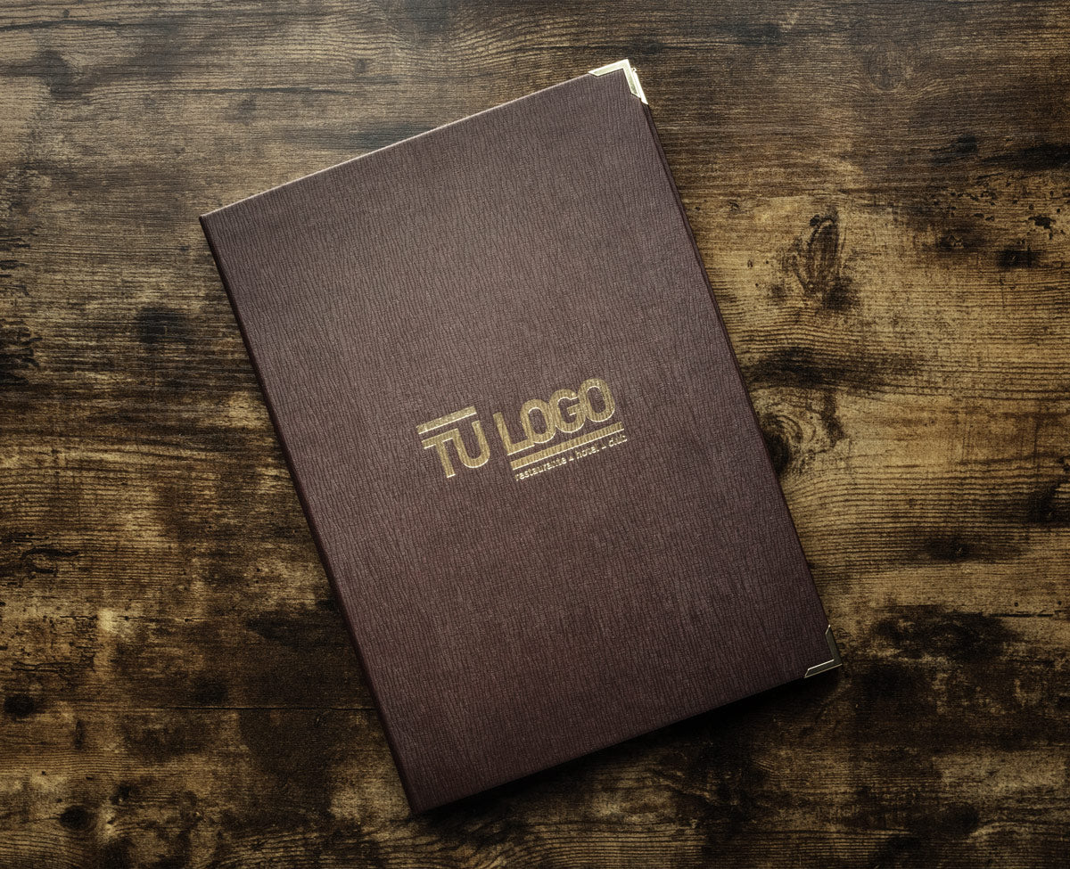 menu simil piel con logotipo en stamping oro