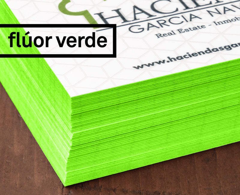 tarjetas con bordes pintados en verde flúor cantos tintados fluorescente llamativo