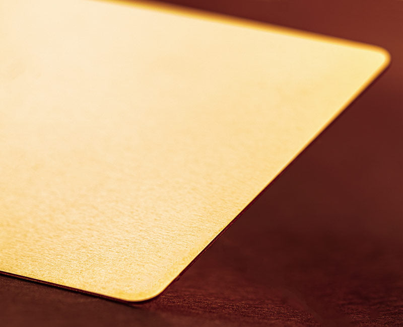 imprimir pedir tarjetas de metal dorado con textura y relieve