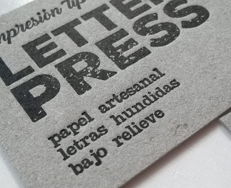 letterpress bajo relieve papel grueso color gris